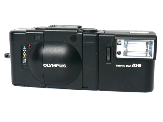 Olympus XA mit A16 Blitzgerät – guter Zustand
