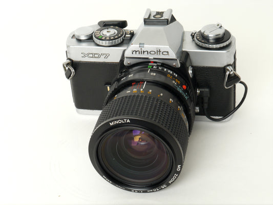 Minolta XD-7 Gehäuse Silber mit MD 3,5/35-70mm und Datenrückwand D – gut