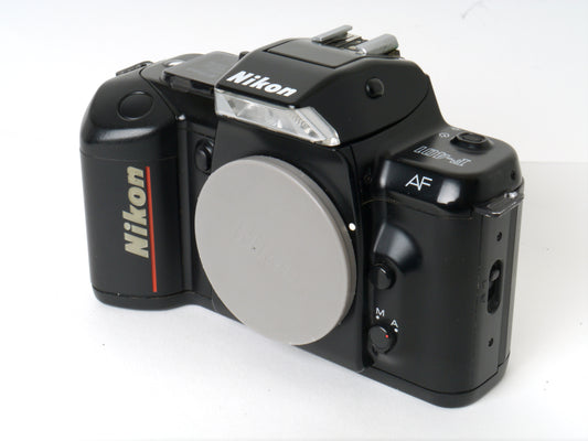 Nikon F-401 Gehäuse mit Sigma Flash 280 NA Blitzgerät – Sehr gut