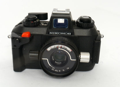 Nikon Nikonos IV Gehäuse mit UW Nikkor 2,5/35 mm – sehr guter Zustand