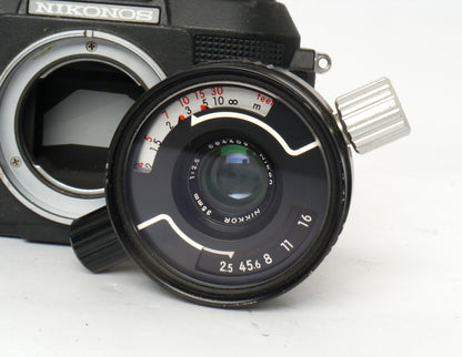 Nikon Nikonos IV Gehäuse mit UW Nikkor 2,5/35 mm – sehr guter Zustand