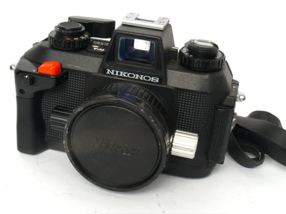 Nikon Nikonos IV Gehäuse mit UW Nikkor 2,5/35 mm – sehr guter Zustand