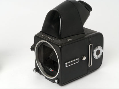 Hasselblad 501C Gehäuse mit Zeiss S-Planar 5,6/120 mm, A12 Magazin und NC2 Prisma – sehr guter Zustand