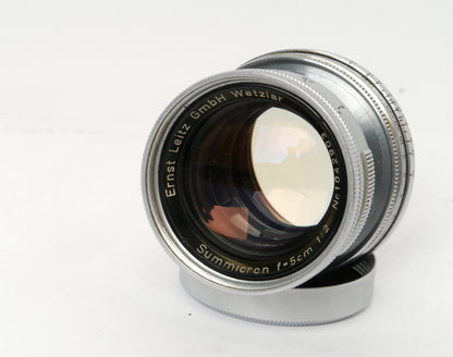 Leica Summicron M39 2/50 mm Art. SOOIC „Radioactive Thorium Glass“ – guter Zustand, mit orginal Leica Sonnenblende