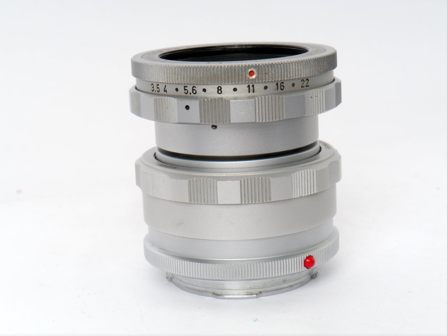 Leica Elmar 3,5/65 mm chrom mit Einstellschnecke Art. 16464 und Visoflex II mit 90° Lupe Art. OTVXO / 16461 – sehr guter Zustand