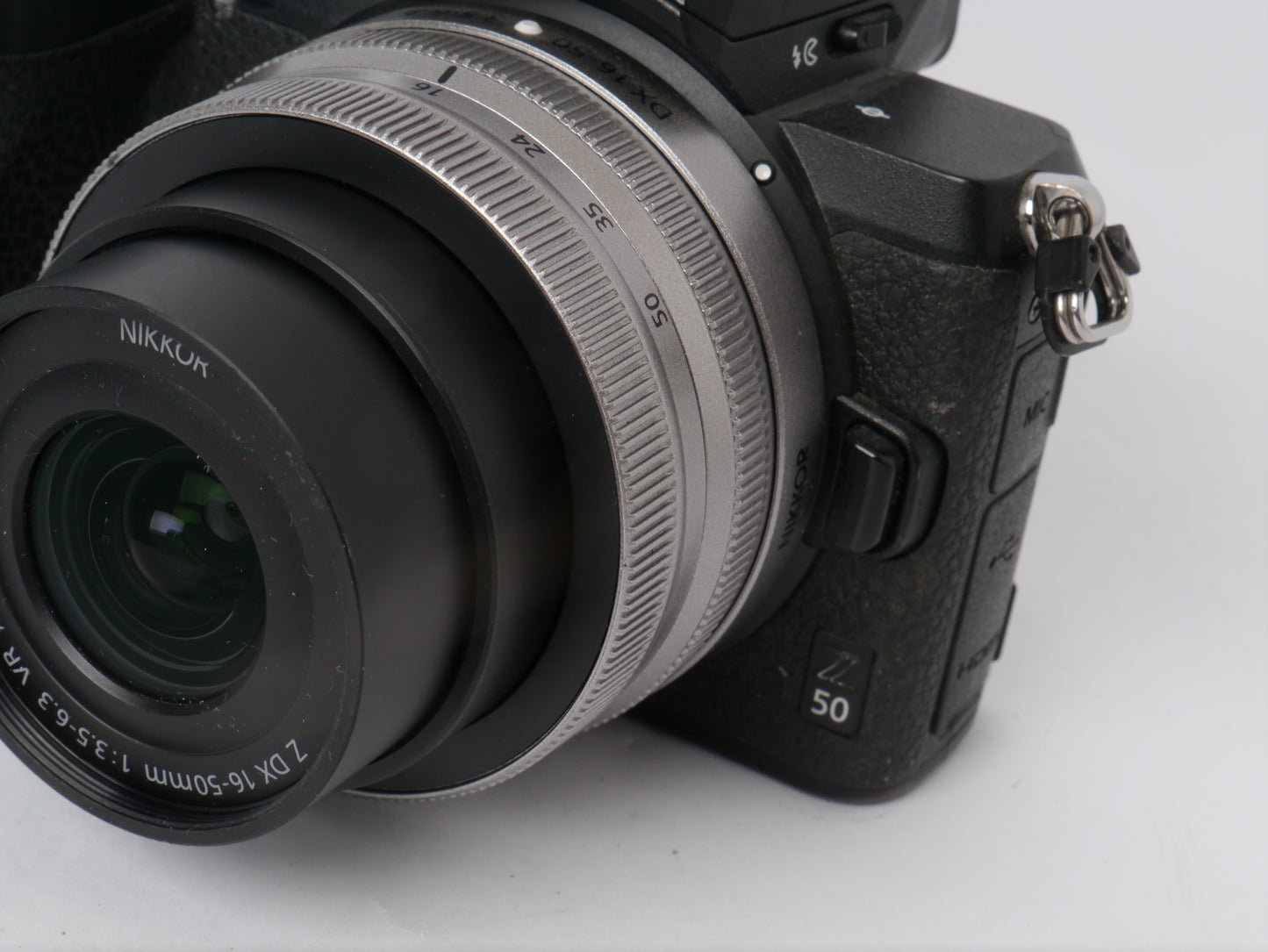 Nikon Z 50 Gehäuse mit Nikkor Z DX 3,5–6,3/16–50 mm VR – guter Zustand