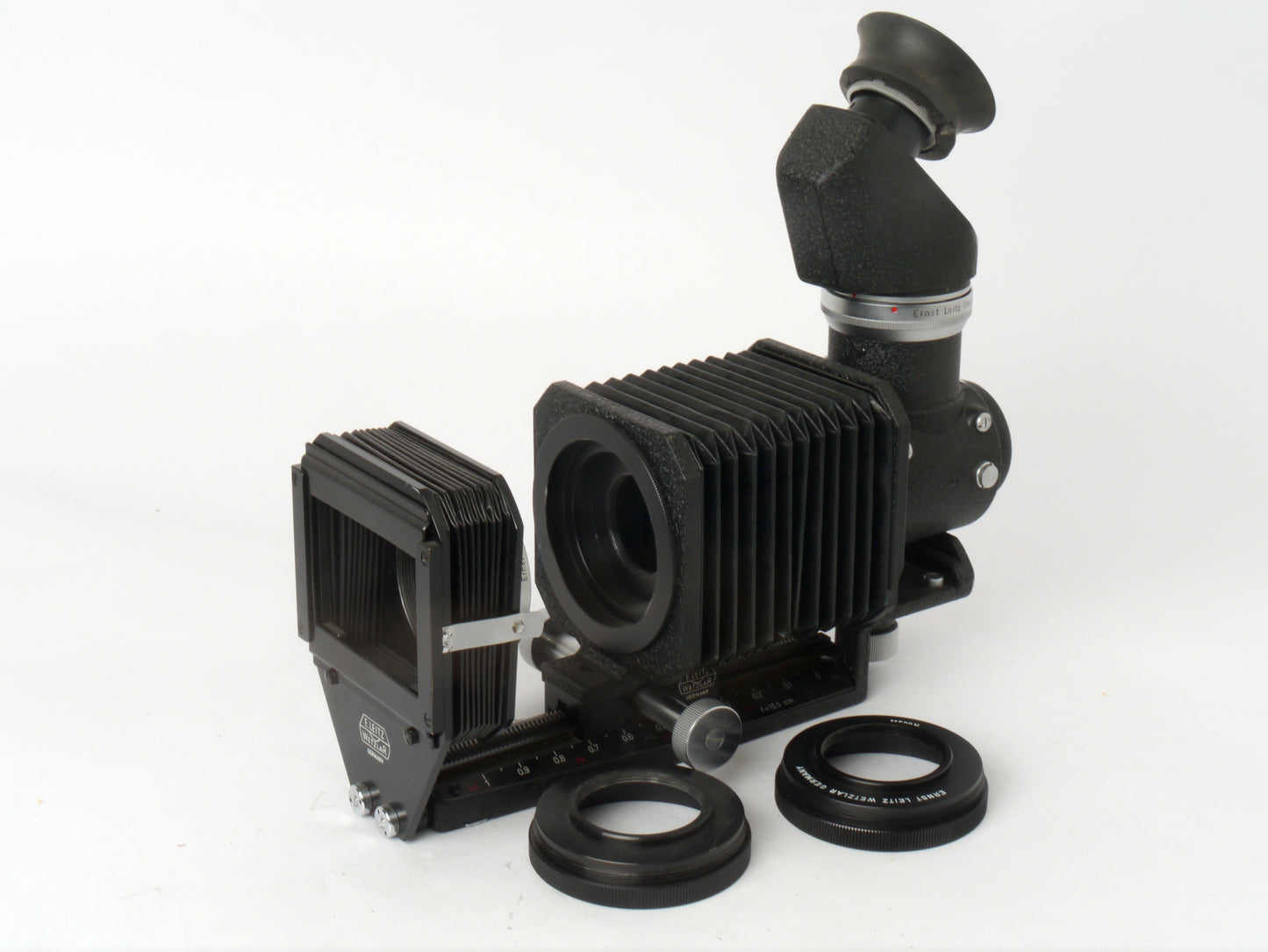 Leica Visoflex I Spiegelkasten Art. PLOOT mit 45° 4× Lupe Art. PEGOO, original Doppeldrahtauslöser– sehr guter Zustand