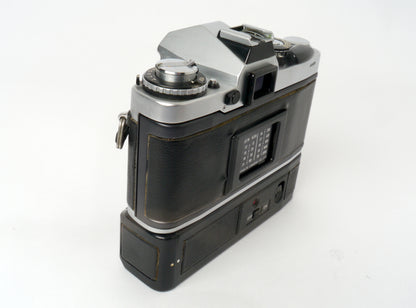 Minolta XD-7 Gehäuse chrom mit XD Winder – guter Zustand