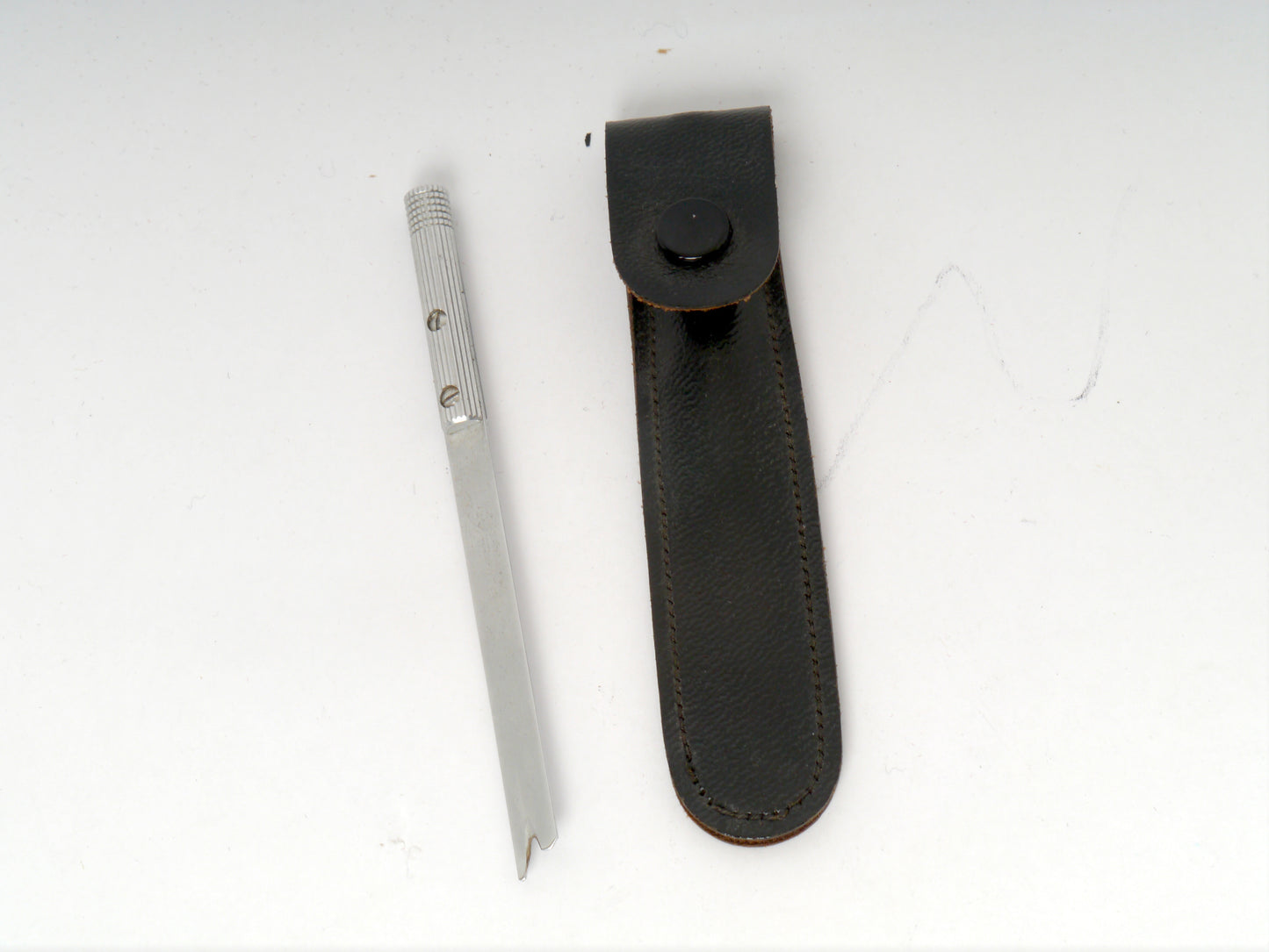 Leica Standard ( ModeI E ) mit Elmar 3,5/ 5 cm nickel – guter Zustand