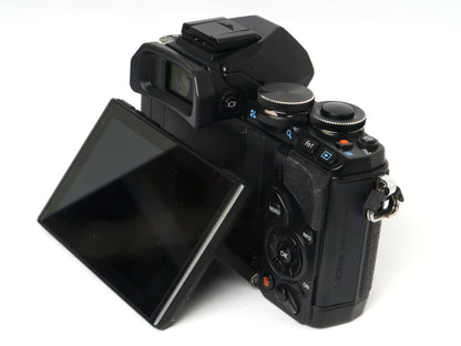 OM System OM-D E-10 Gehäuse schwarz – guter Zustand