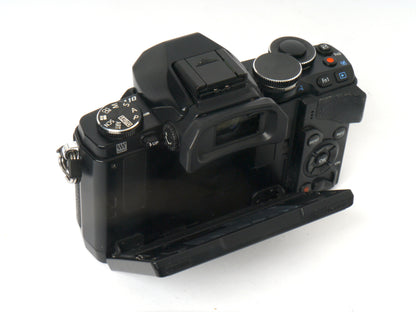 OM System OM-D E-10 Gehäuse schwarz – guter Zustand