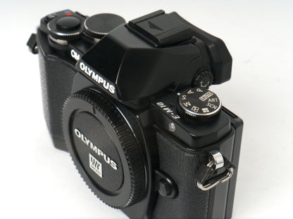 OM System OM-D E-10 Gehäuse schwarz – guter Zustand