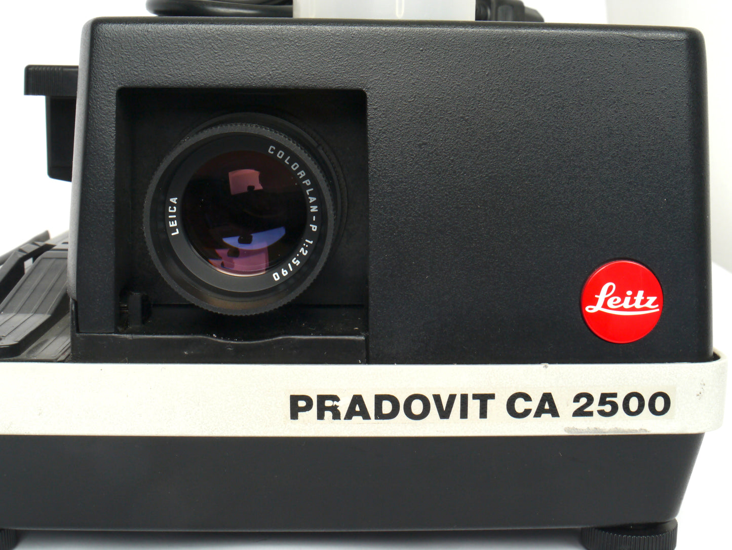Leica Pradovit CA 2500 Diaprojektor mit Colorplan-P 2,5/90mm – guter Zustand