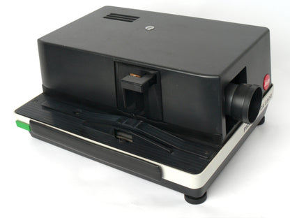 Leica Pradovit CA 2500 Diaprojektor mit Colorplan-P 2,5/90mm – guter Zustand