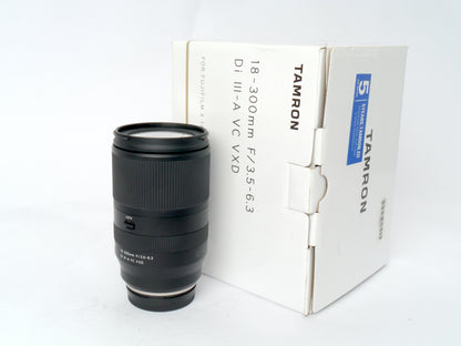 Tamron AF 3,5-6,3/ 18-300mm Di III-A VC VXD für Fujifilm X Anschluss – wie neu