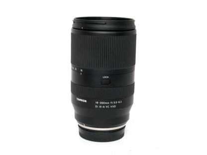 Tamron AF 3,5-6,3/ 18-300mm Di III-A VC VXD für Fujifilm X Anschluss – wie neu
