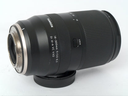 Tamron AF 3,5-6,3/ 18-300mm Di III-A VC VXD für Fujifilm X Anschluss – wie neu