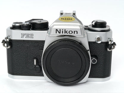 Nikon FE 2 Gehäuse chrom – sehr guter Zustand