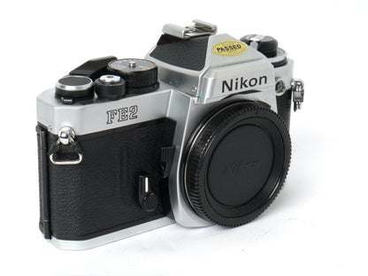 Nikon FE 2 Gehäuse chrom – sehr guter Zustand