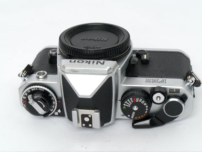 Nikon FE 2 Gehäuse chrom – sehr guter Zustand