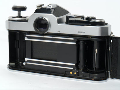 Nikon FE 2 Gehäuse chrom – sehr guter Zustand