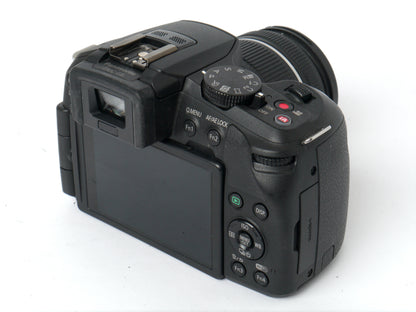 Panasonic Lumix G 6 Gehäuse mit Lumix Vario G 3,5-5,6/ 14-42mm ASPH OIS – sehr guter Zustand