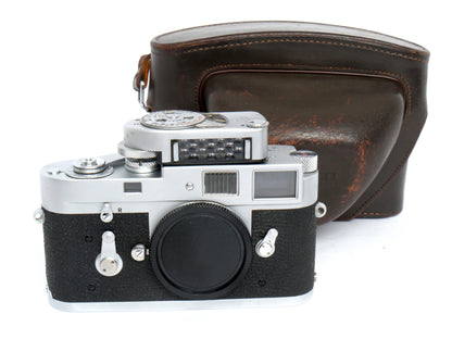 Leica M2 Gehäuse chrom 2. Ausführung “lever rewind” mit Leicameter MC – guter Zustand