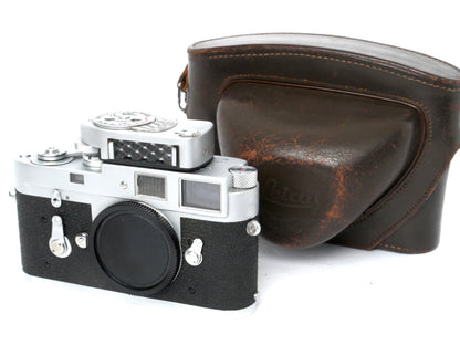 Leica M2 Gehäuse chrom 2. Ausführung “lever rewind” mit Leicameter MC – guter Zustand