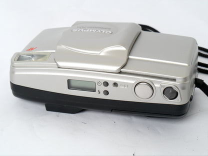 Olympus Superzoom 70 G silber Kompaktkamera