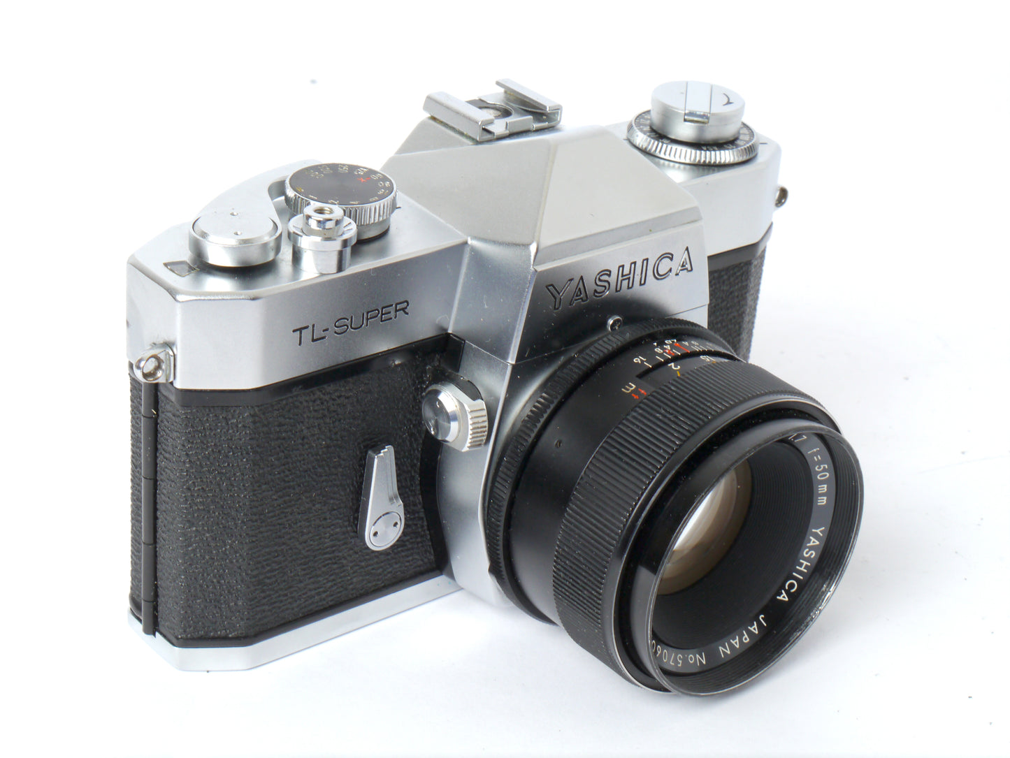 Yashica TL -Super Gehäuse mit Yashinon DX 1,7/ 50mm und Revuetron 34T Elektronenblitzgerät – guter Zustand