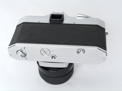 Yashica TL -Super Gehäuse mit Yashinon DX 1,7/ 50mm und Revuetron 34T Elektronenblitzgerät – guter Zustand