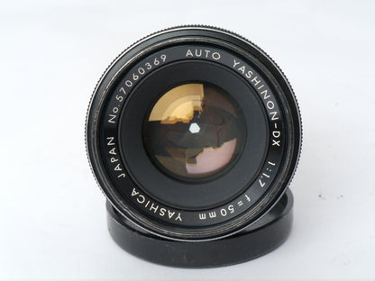 Yashica TL -Super Gehäuse mit Yashinon DX 1,7/ 50mm und Revuetron 34T Elektronenblitzgerät – guter Zustand