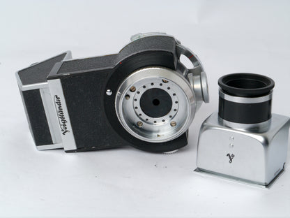 Voigtländer Prominent Gehäuse Art. 124/ mit Ultron 2/ 50mm, Telomar 5,5/ 100mm, Skoparon 3,5/ 35mm, Spiegelreflexeinheit mit 2 Sucherlupen – sehr gut