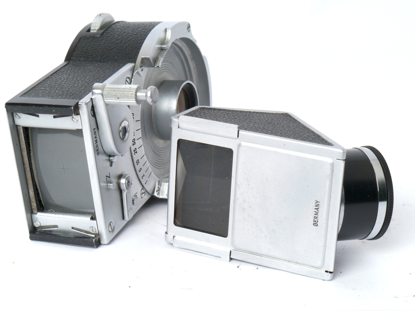 Voigtländer Prominent Gehäuse Art. 124/ mit Ultron 2/ 50mm, Telomar 5,5/ 100mm, Skoparon 3,5/ 35mm, Spiegelreflexeinheit mit 2 Sucherlupen – sehr gut
