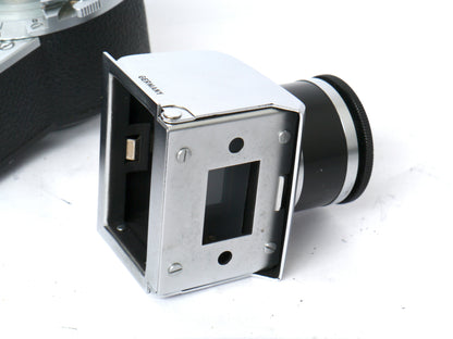 Voigtländer Prominent Gehäuse Art. 124/ mit Ultron 2/ 50mm, Telomar 5,5/ 100mm, Skoparon 3,5/ 35mm, Spiegelreflexeinheit mit 2 Sucherlupen – sehr gut