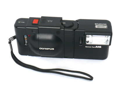 Olympus XA mit A16 Blitzgerät – guter Zustand