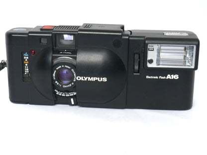 Olympus XA mit A16 Blitzgerät – guter Zustand