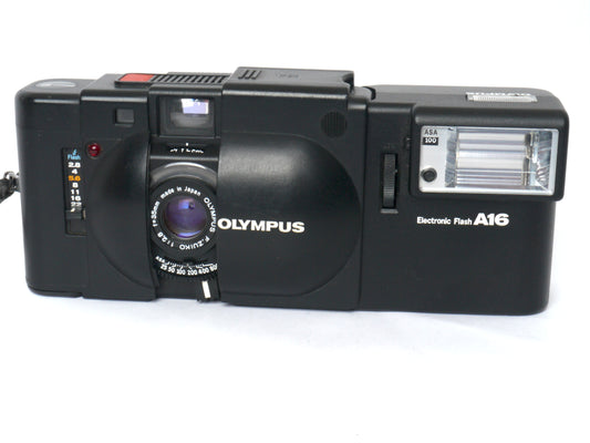 Olympus XA mit A16 Blitzgerät – guter Zustand