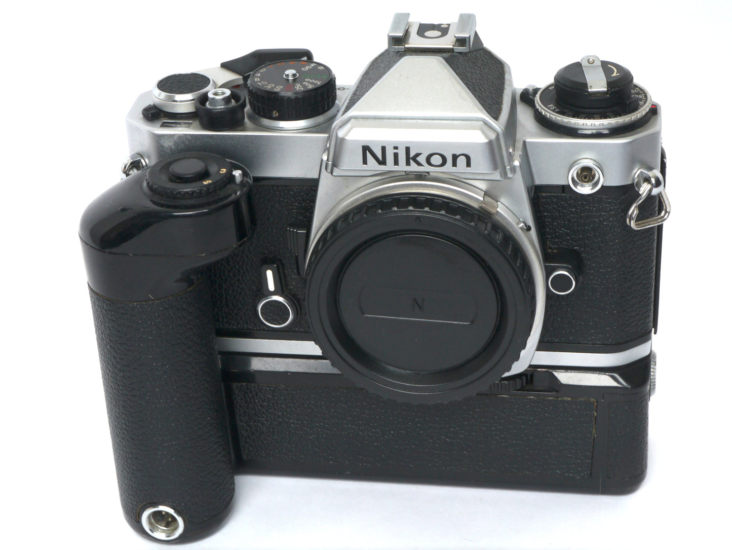 Nikon FE Gehäuse silber mit MD-12 Motorwinder – guter Zustand