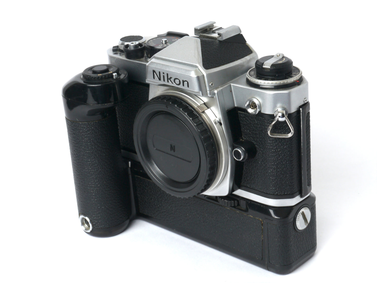 Nikon FE Gehäuse silber mit MD-12 Motorwinder – guter Zustand