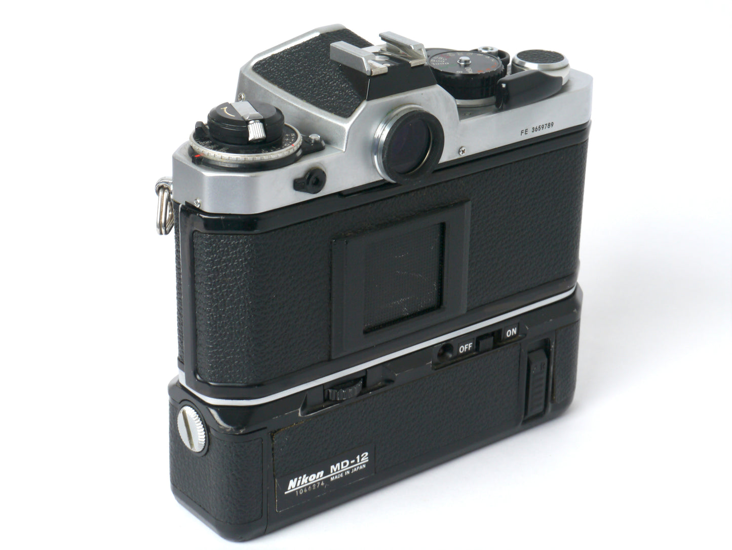 Nikon FE Gehäuse silber mit MD-12 Motorwinder – guter Zustand