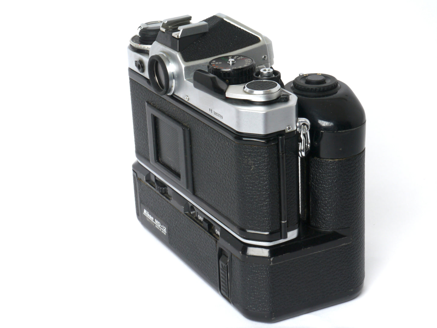 Nikon FE Gehäuse silber mit MD-12 Motorwinder – guter Zustand