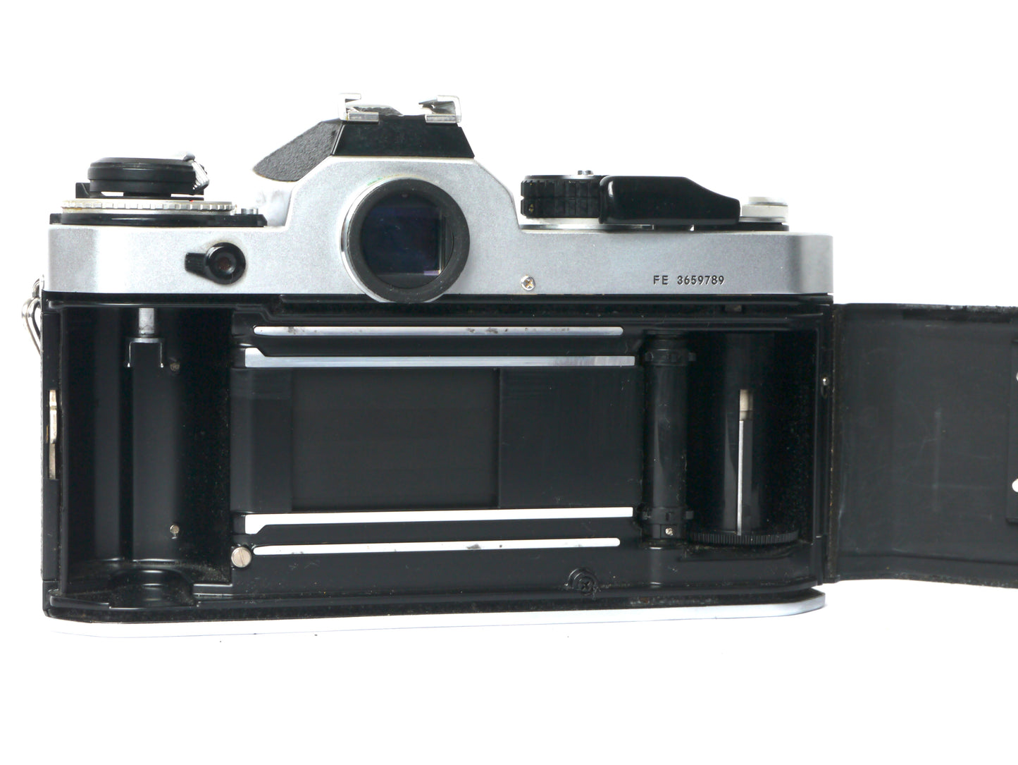 Nikon FE Gehäuse silber mit MD-12 Motorwinder – guter Zustand