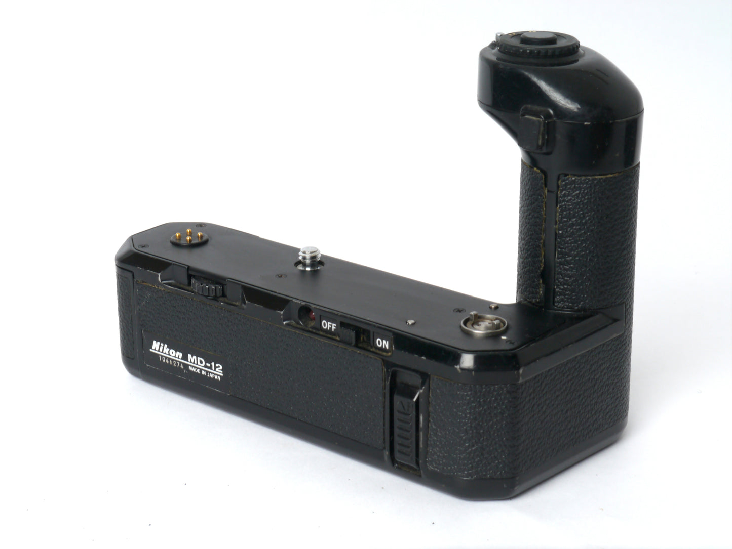 Nikon FE Gehäuse silber mit MD-12 Motorwinder – guter Zustand