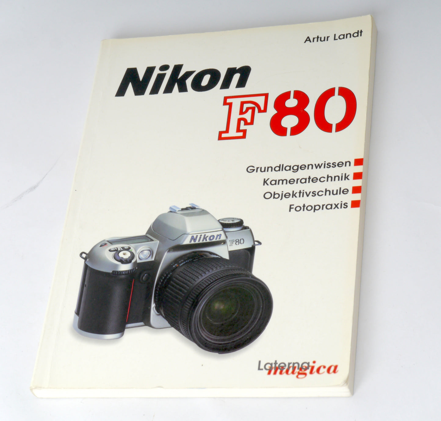 Nikon F80 Gehäuse mit MB-16 Hochformatgriff – sehr gut
