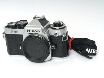 Nikon FE 2 Silber Gehäuse – sehr gut