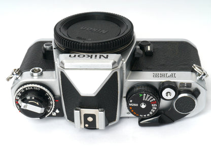 Nikon FE 2 Silber Gehäuse – sehr gut