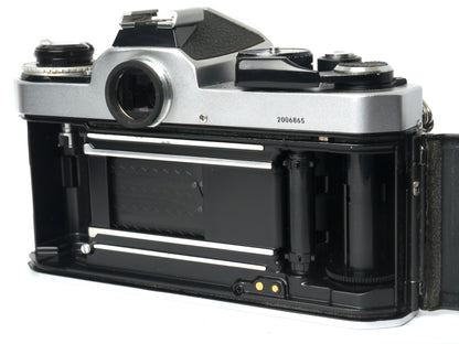 Nikon FE 2 Silber Gehäuse – sehr gut