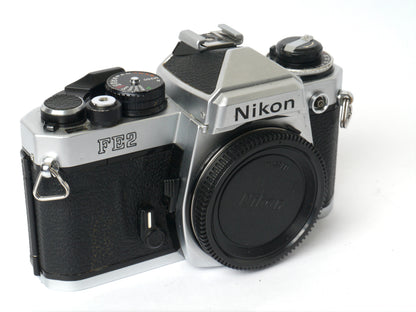 Nikon FE 2 Silber Gehäuse – sehr gut