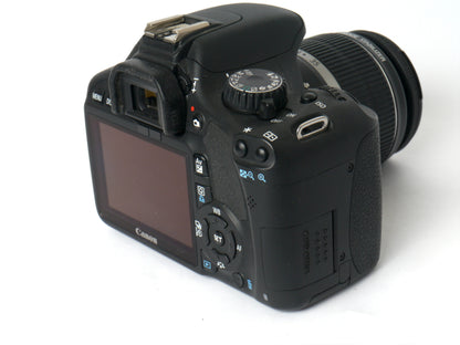 Canon EOS 550D Gehäuse mit EF-S 3,5-5,6/18-55mm IS – sehr gut